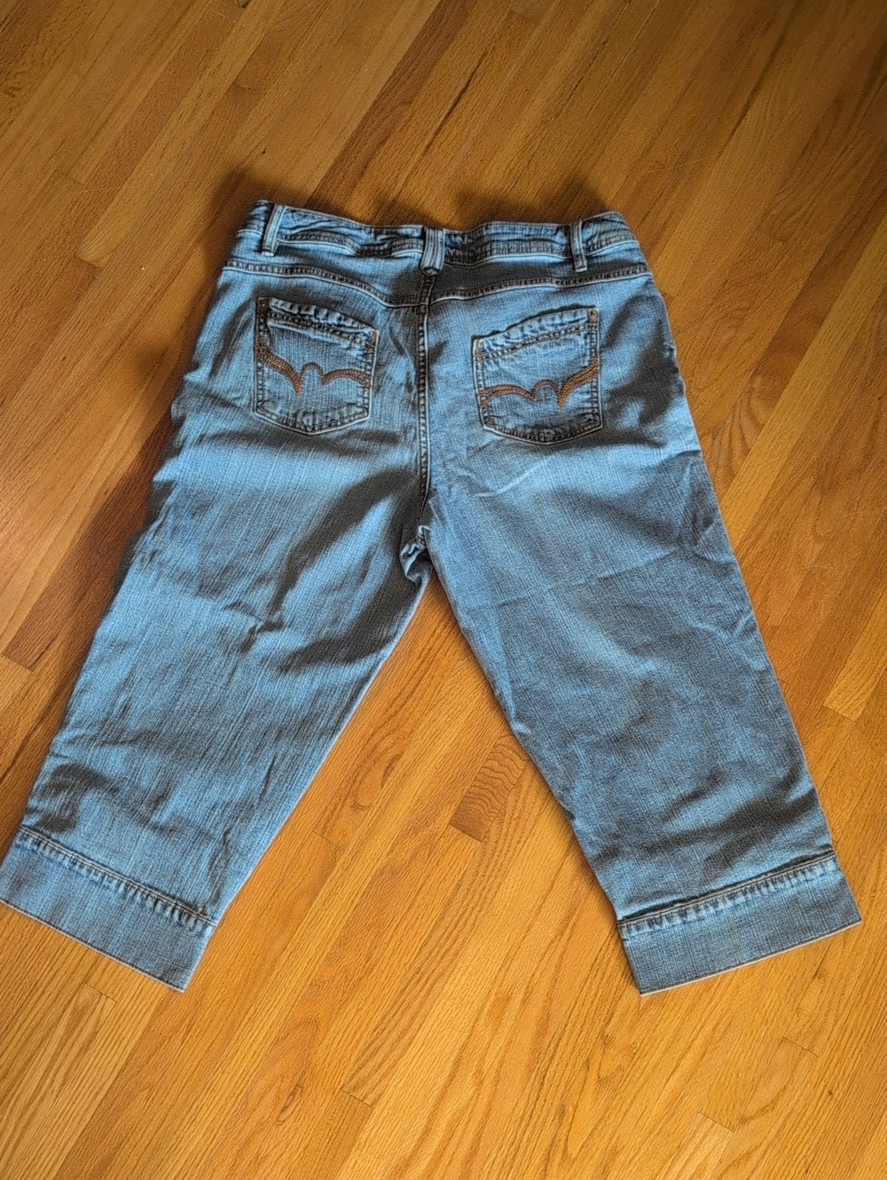 Faded Glory Light Blue Capri Crop Jeans